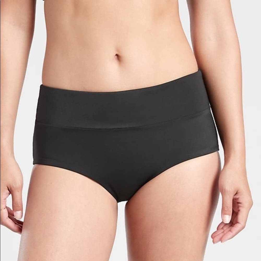 Athleta Malibu Swim Boyshort // Black
